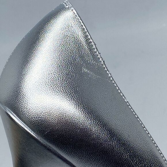 Manolo Blahnik Hangisi 105MM Crystal Buckle Leather Pumps size 37.5 - Picture 13 of 16